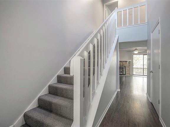 5th image of 1922 Lawrence Ct