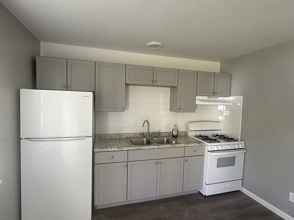 1st image of 182 Bernower Ave SW