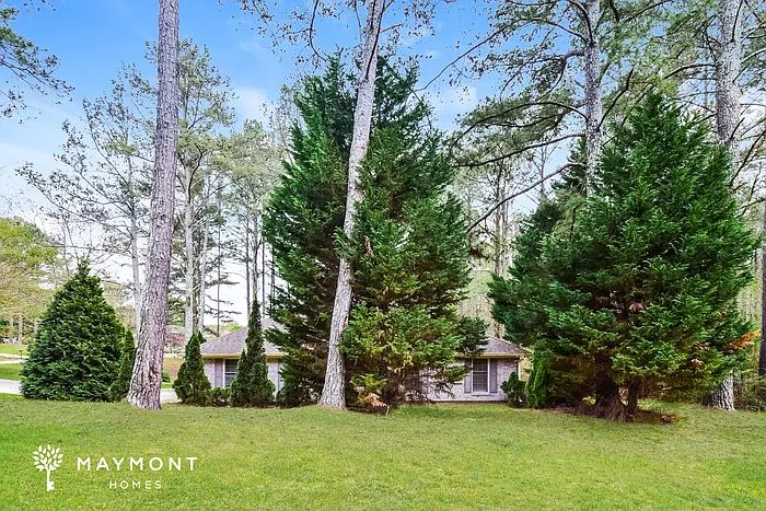 3 bed, 2.0 bath, 1756 sqft, $1,995 — Photo 3