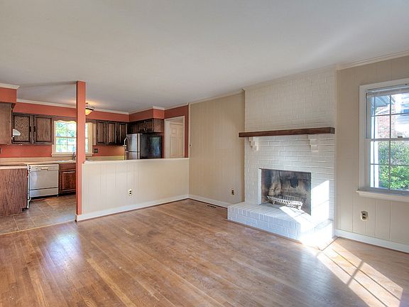 3rd image of 9616 Woodstream Dr
