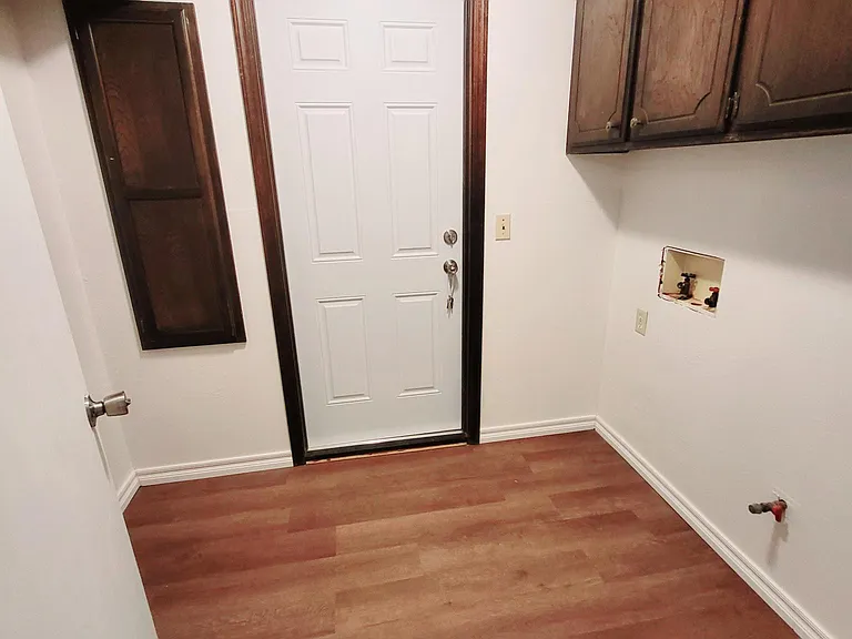 4909 Washington Sq — Photo 18