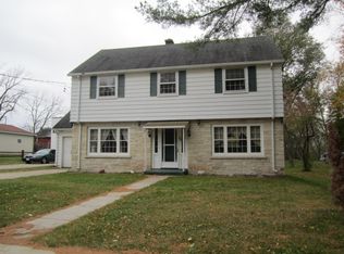 109 E Broadway, Rock Springs, WI 53961