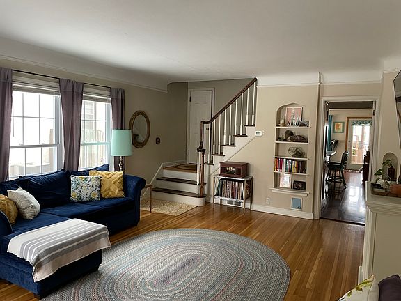 2nd image of 2327 McKinley St NE