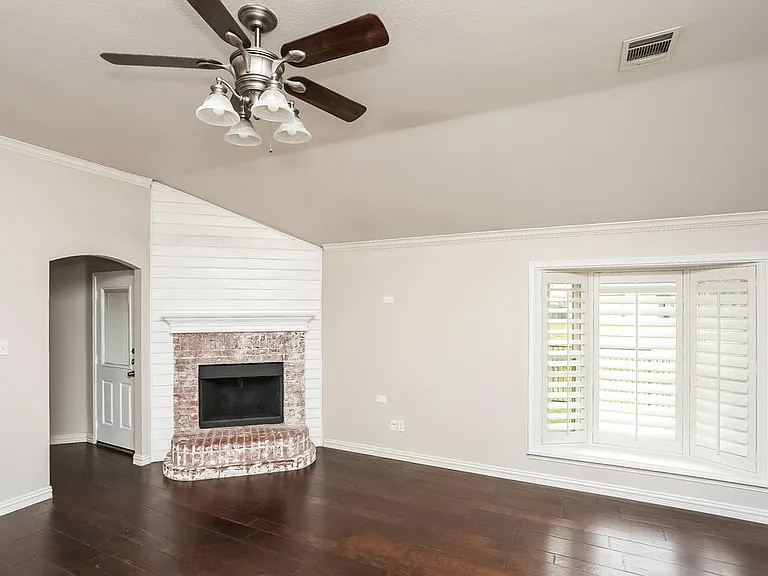 10921 Emerald Park Ln — Photo 4