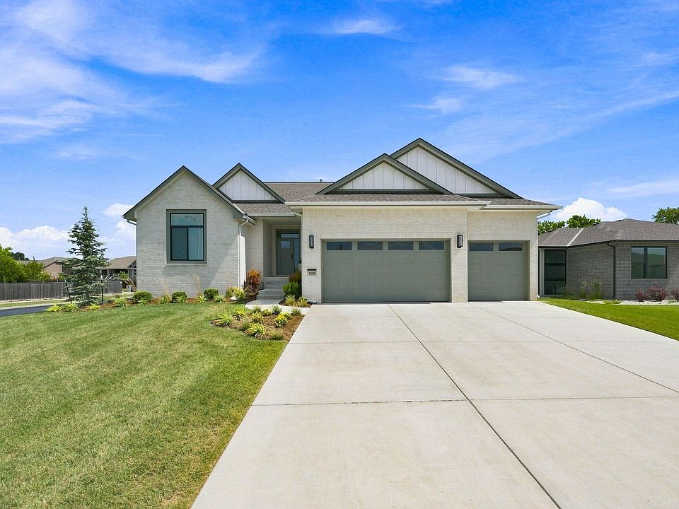 1st image of 2602 N Emerald Ct