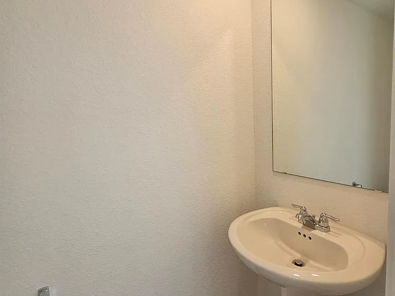 100 Silent Sky Ln — Photo 17