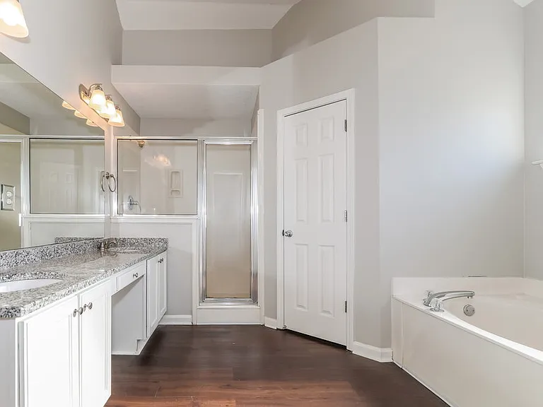 9093 Weeping Cherry Ln — Photo 12