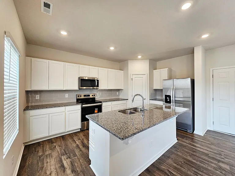 349 Wicklow Ln — Photo 19