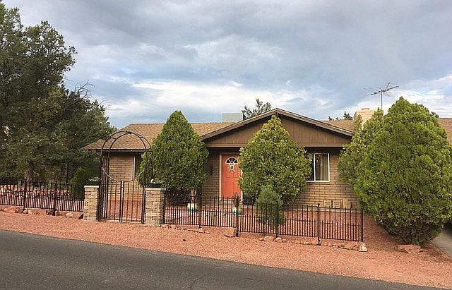 490 Mountain Shadows, front