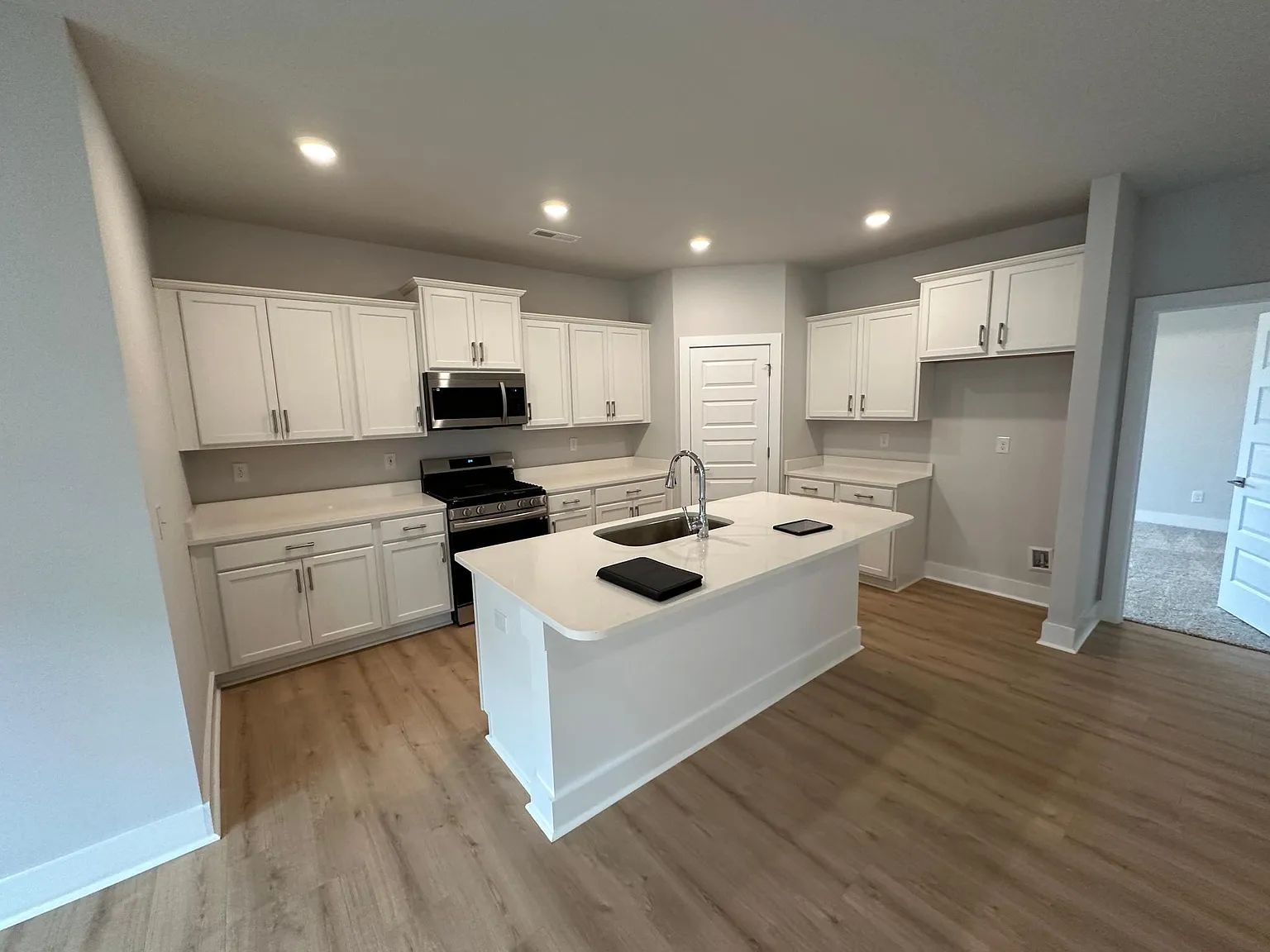 4 bed, 1815 sqft, $1,995 — Photo 4