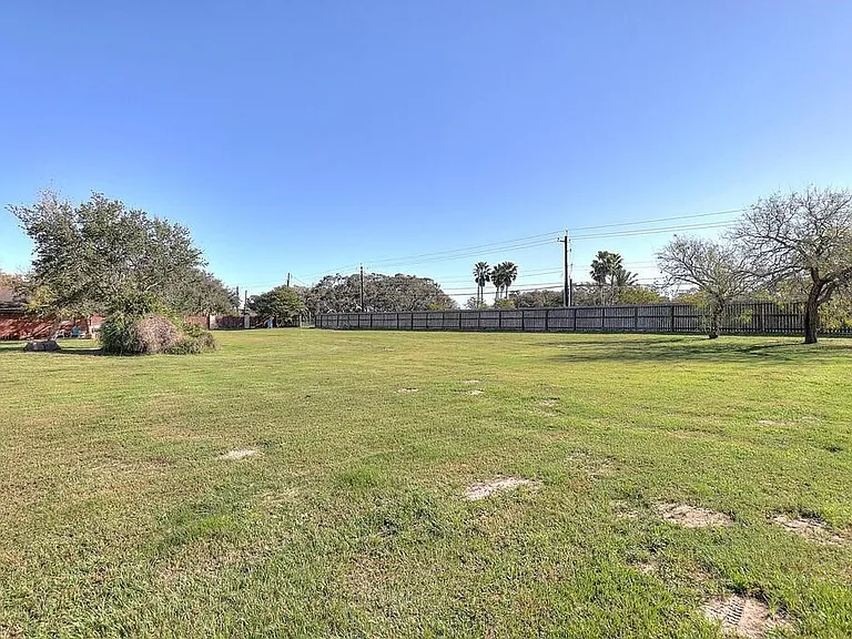 3417 Newcastle Dr — Photo 35