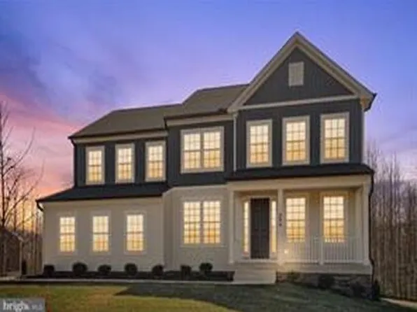 204 Truslow Ridge Ct, Fredericksburg, VA 22406