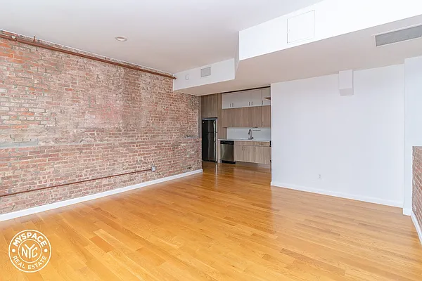 Rented by MySpaceNYC | media 27