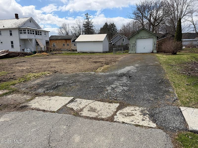 5th image of 17 Davis Street
