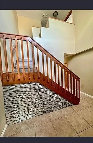 4 bed, 3.5 bath, 2020 sqft, $3,800 — Photo 4