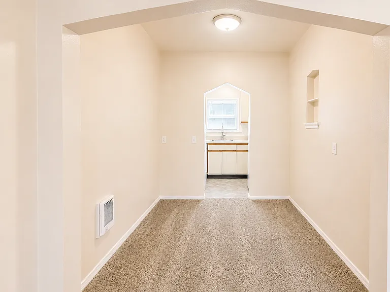 Town Manor Apartments — Photo 6