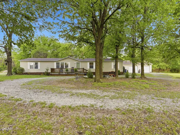 1822 N East St, Webb City, MO 64870