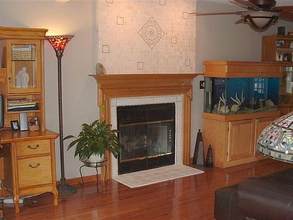 3rd image of 2492 E Lakeshore Dr