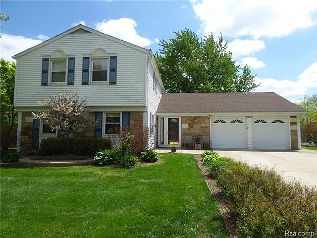 1st image of 2940 Hill Dr
