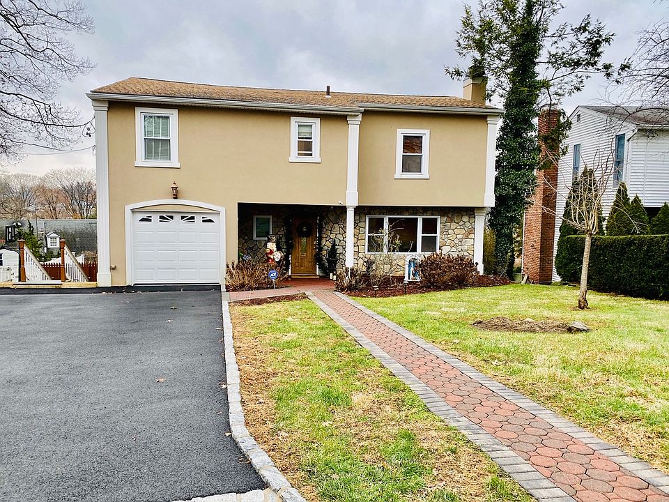 1st image of 11 Linda Ln