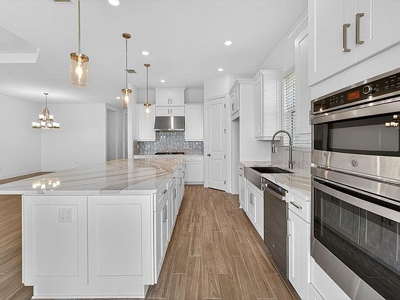 5th image of 13613 SW Alejandro Court