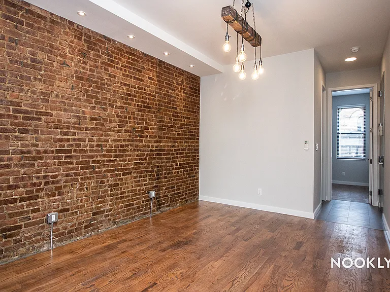 1553 De Kalb Ave #1R — Photo 5