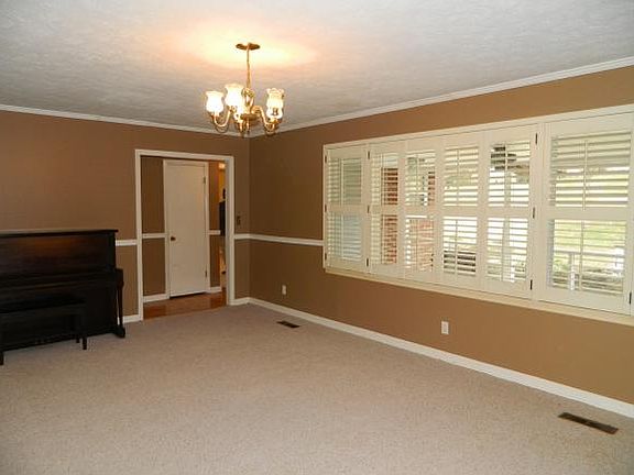 2nd image of 419 Murphy Ave