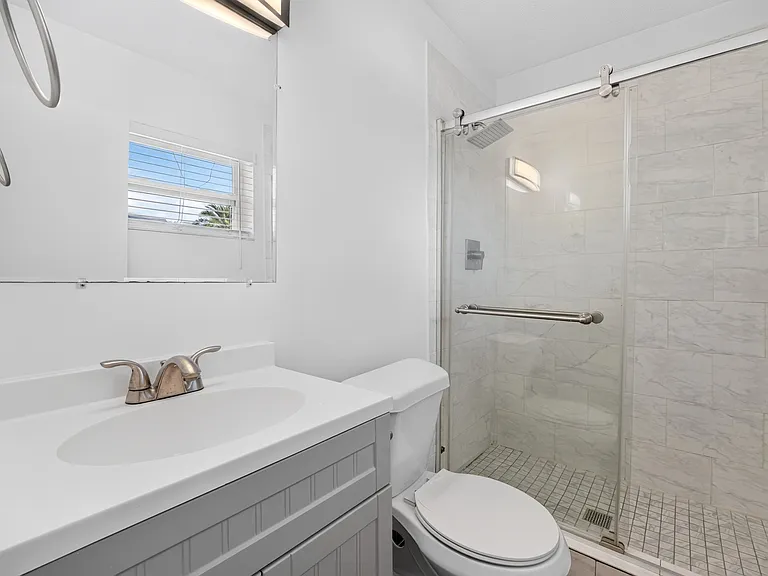 732 SE 15th St #1 — Photo 38