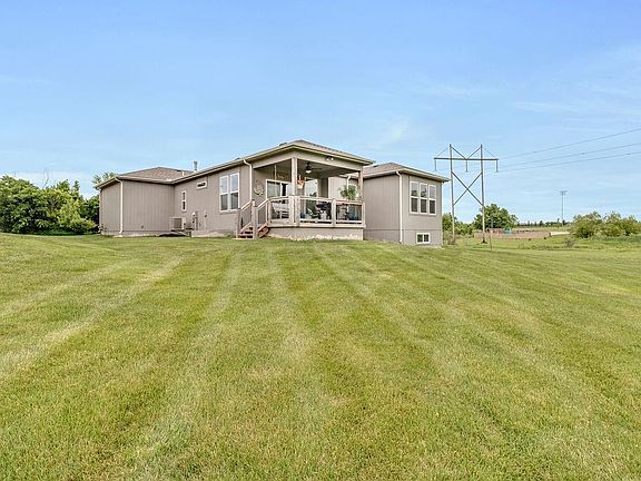 4th image of 19006 Millview Rd
