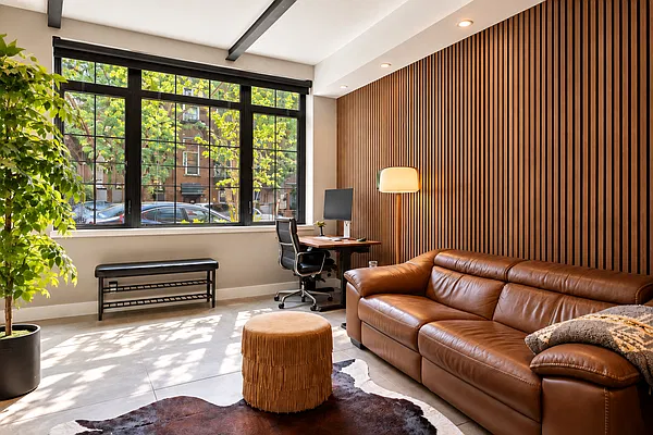 Living room, photo 2