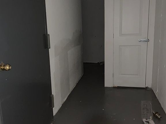 2nd image of 1289 Chisholm St APT 1