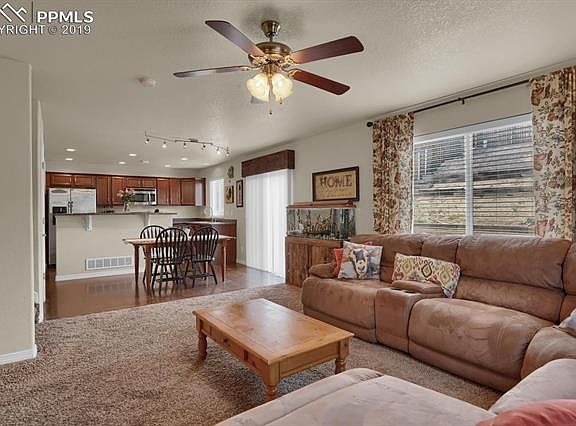 5th image of 7406 Araia Dr