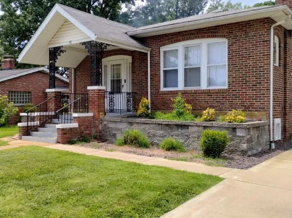 17 S 74th St, Belleville, IL 62223