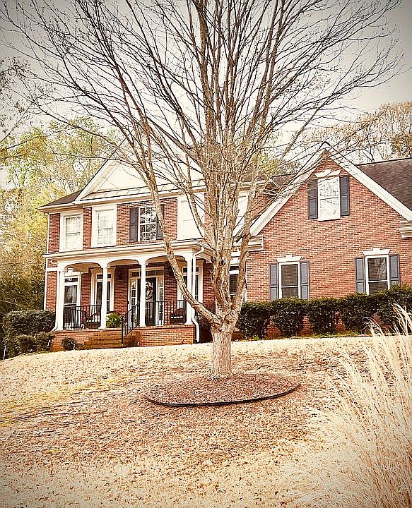 2nd image of 415 Peninsula Dr