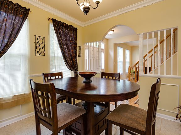 5th image of 9241 Hillis Ct