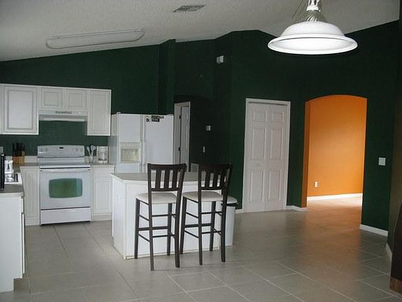 5th image of 1701 SW Finch Ln