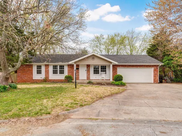 1646 W Berkeley Street, Springfield, MO 65807