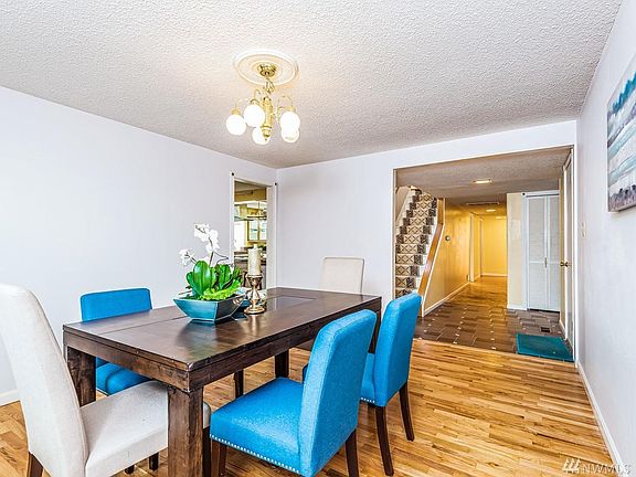 4th image of 1820 161st Ave NE
