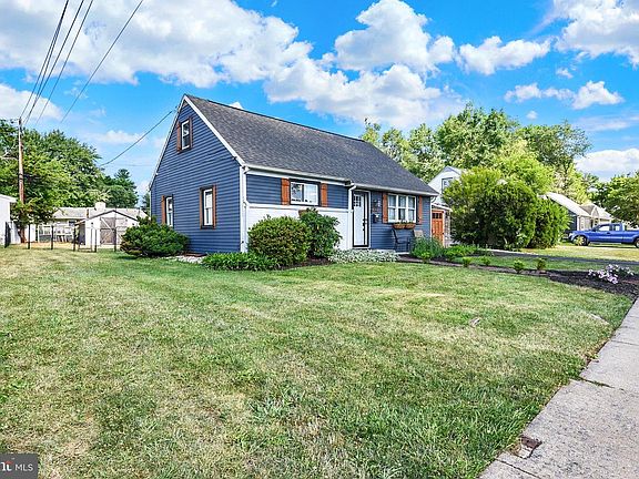 3rd image of 313 Charles Rd
