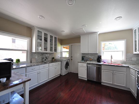 4th image of 604 N Angeleno Ave
