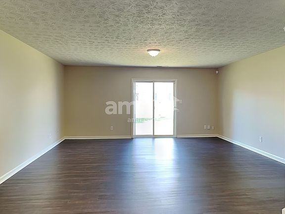5th image of 1046 Swinton Way