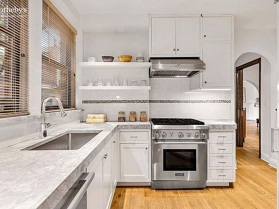5th image of 26 E 10th St #3B