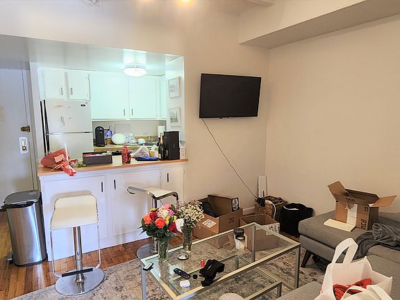 5th image of 160 Bleecker St #4B