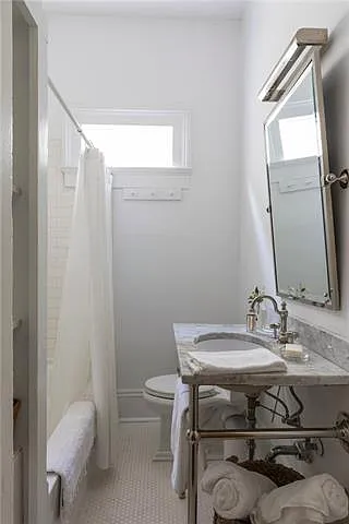 930 Joseph St — Photo 12