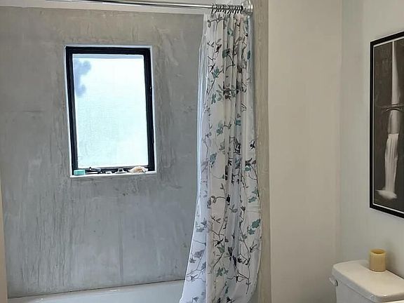 4th image of 920 Lowena Dr #10