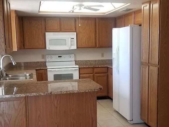 4th image of 1689 Peachblossom Dr