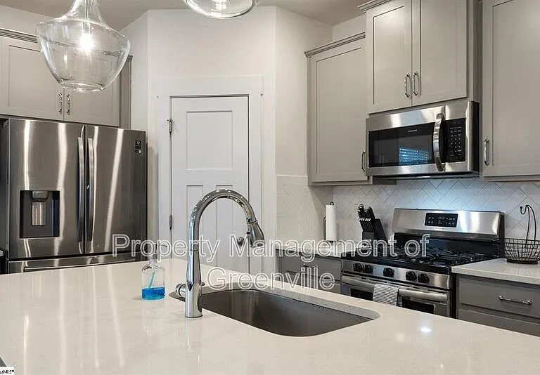 100 Grey Oak Trl — Photo 8