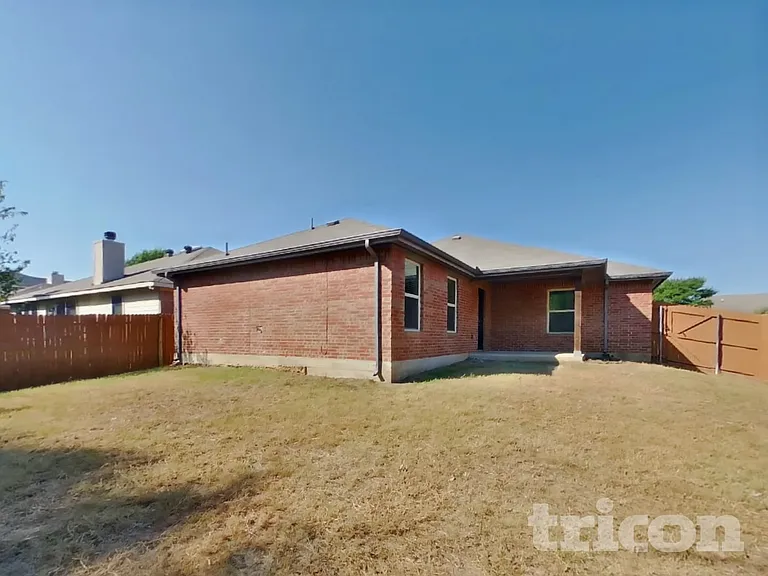 429 Park Meadows Dr — Photo 15