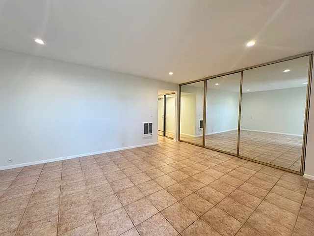 79 Antigua Ct — Photo 29