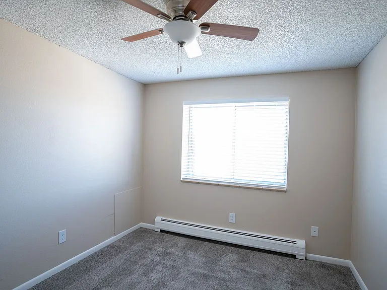 Linda Kay Apartments — Photo 31
